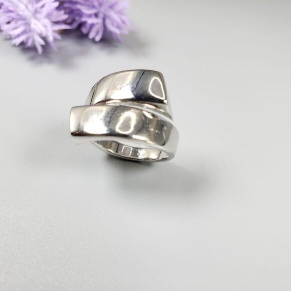 Brand New Silver Top Fashion Ring - Picture 3 of 6